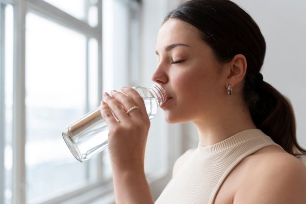 पानी की उपयोगिता: रोज़ ताजगी और ऊर्जा के लिए सही मात्रा 💦